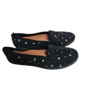 Ardene Mat Yoga Shoes Size 8